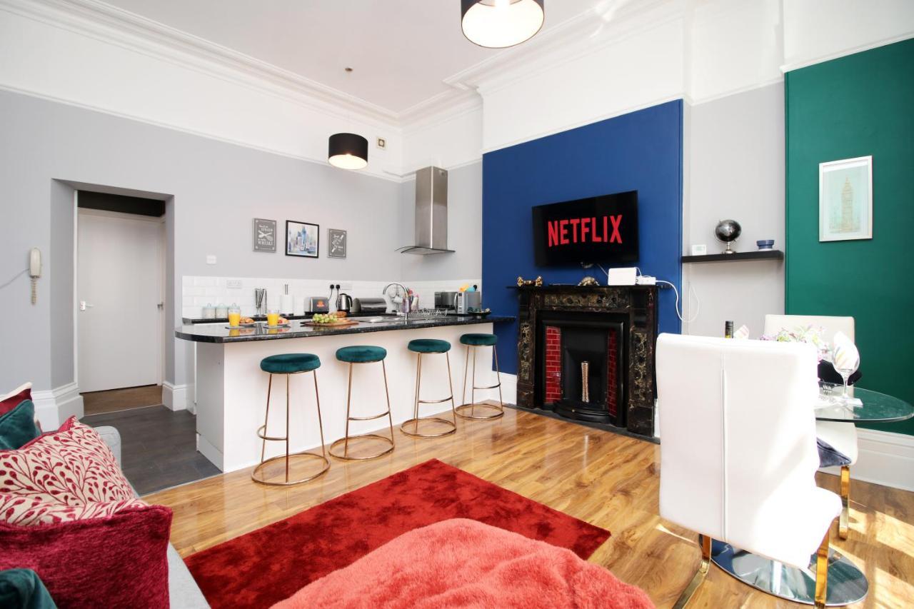 Sleek And Stylish 2 Bed In Clifton - Garden * Bristol
