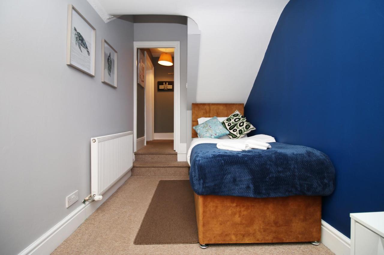 Sleek And Stylish 2 Bed In Clifton - Garden Apartment Bristol