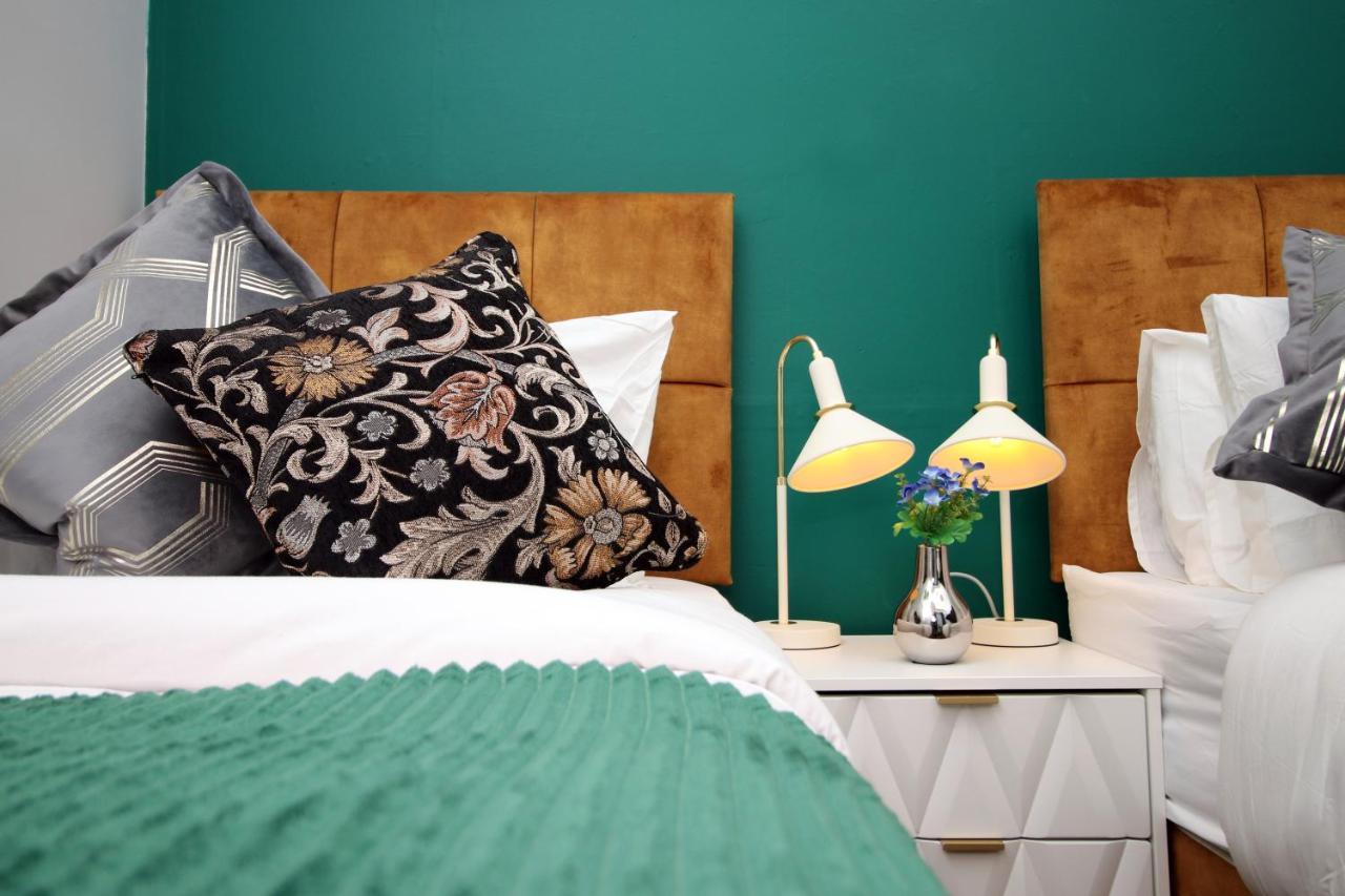 Sleek And Stylish 2 Bed In Clifton - Garden Apartment Bristol