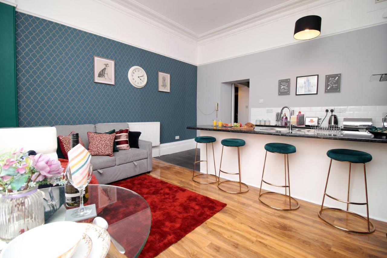 Sleek And Stylish 2 Bed In Clifton - Garden * Bristol