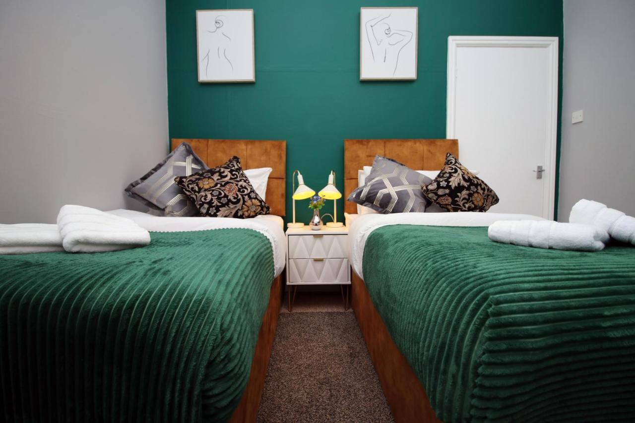 Sleek And Stylish 2 Bed In Clifton - Garden