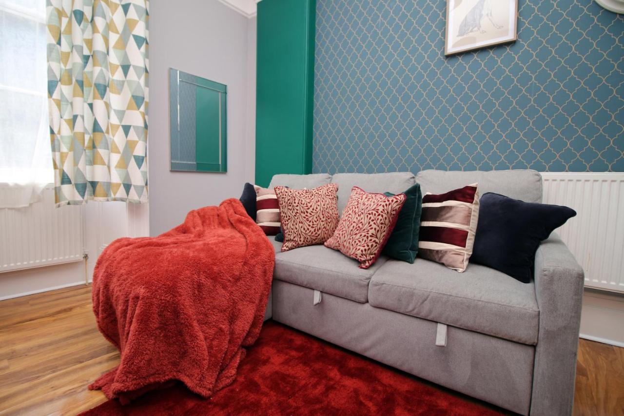 Sleek And Stylish 2 Bed In Clifton - Garden Apartment Bristol